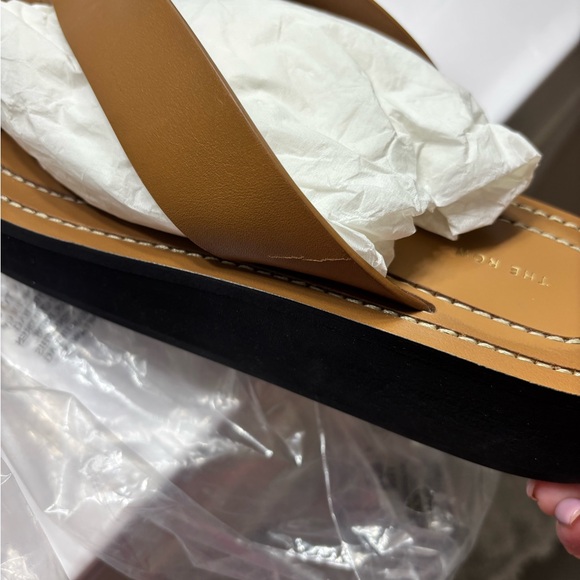 The Row Ginza Flip-Flop Smooth Calfskin Sandals - Picture 13 of 16